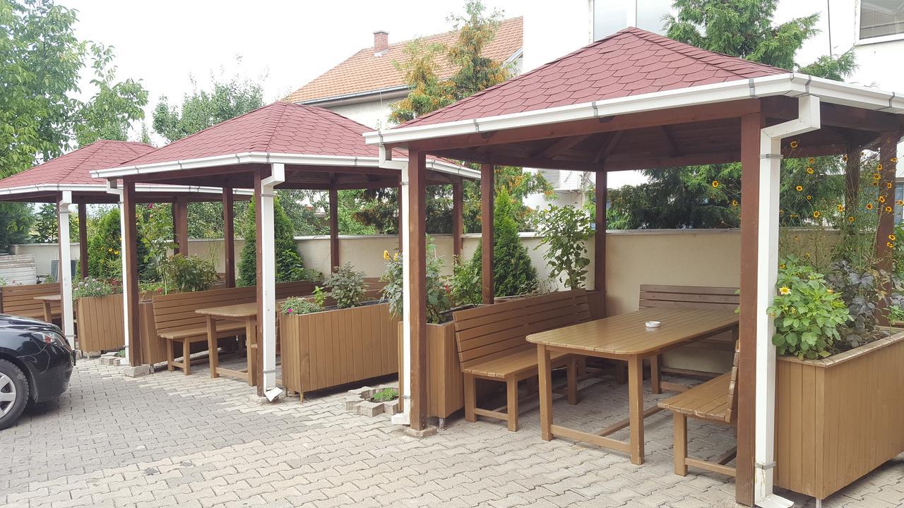 Hotel Satelit Kumanovo Exterior photo