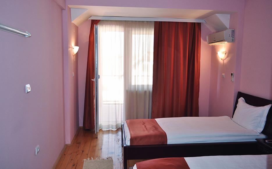 Hotel Satelit Kumanovo Exterior photo